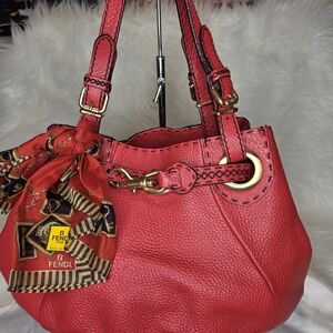 Fendi Selleria Pebble Leather Bag Pristine, Fendi NWT Hankerchief, & Dust Bag ❤️